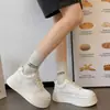 Zapatillas blancas para mujer con suela de plataforma, novedad versátil otoño 2026, puntera redonda, ligeras, cómodas, zapatillas deportivas