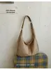 Bolsa Grande de Camurça Macia para Mulheres 2026 Outono Nova Versátil para o Dia a Dia Ombro Único Bolsa Tote de Braço