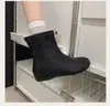 Botas Curtas de Moda Coreana Estilo Motociclista Outono 2026 Bico Redondo Botas Finas Botas Curtas para Mulheres, Último Estilo com Aumento Interno de Altura