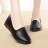 Nuevos Zapatos de Otoño para Mujer con Suelas de Piel de Vaca para Madres, Zapatos de Piel Suave para Personas de Mediana Edad y Mayores, Zapatos Individuales Cómodos y Versátiles Estilo Primavera y Otoño