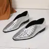 Vestido Versátil com Decote V 2025 com Salto Grosso, Sapatos Individuais de Bico Fino em Couro Macio Estilo Europeu de Nicho para Mulheres, Sapatos Femininos para Primavera e Outono, Estilo Francês