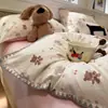 Juego de Cuatro Piezas de Algodón de Gasa Fresca de Múltiples Capas Estilo Ins, Juego de Tres Piezas de Funda Nórdica de Gasa Arrugada Tejida a Máquina con Borde de Concha Grado A