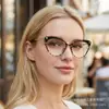 Nuevos Armazones de Gafas Ojo de Gato Europeos y Americanos Ventas Calientes Transfronterizas Remache Popular Ins Ultraligeras Anti Luz Azul Gafas Planas