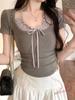 Camiseta de Manga Corta con Cuello Halter de Deseo Puro Estilo Francés para Mujer, Ajuste Entallado, Top Corto Irregular de Hombro Derecho