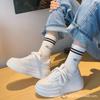 Sapatos Brancos de Sola Grossa para Mulheres 2025 Novo Ins Trendy Outono Versátil Sapatos de Plataforma Leves Casual Esportivo Aumento de Altura Interno Sapatos Femininos