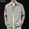Camisa de manga longa bordada com textura de listras verticais para homens, nova tendência outono 2026, jaqueta camisa casual versátil, tamanho grande