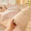 Juego de cuatro piezas 100% algodón, funda nórdica de algodón puro, sábana bajera, juego de tres piezas para cama de dormitorio estudiantil, sábana bajera y funda nórdica con diseño de caricatura lindo