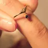 Anillo estilo japonés inteligente con incrustaciones de zircón zafiro para mujer, retro, de lujo ligero, alta calidad, elegante, simple, chapado en oro