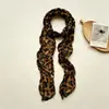 Lenço Longo de Seda Estampado de Leopardo para Mulheres Primavera e Outono Versátil Fashionável Simples Proteção para o Pescoço Xale Cor Sólida com Decoração de Fita Aquecedor de Pescoço