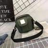 Bolso cuadrado pequeño al por mayor, nueva marca de moda 2022, bolso para teléfono móvil, bolso de mensajero, bolso de hombro para parejas, bolso de hip hop para hombres y mujeres.