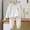 Novos Conjuntos Infantis Outono e Inverno, Roupas e Calças de Outono, Roupas Infantis 100% Algodão, Pijamas Infantis Casuais Fofos, Fornecimento de Fábrica