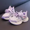 Novos Tênis Esportivos de Outono e Inverno para Meninas, Malha Dupla Respirável Leve Laço Hello Kitty Tênis Esportivos Populares para Crianças Maiores