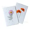 Tarjeta de felicitación con flor seca en relieve Calcomanía hecha a mano Postal Marcapáginas Espécimen de planta Hojas
