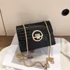 Nova Bolsa Quadrada Pequena de Moda Tendência Primavera 2026 Padrão Crocodilo Luxuoso com Corrente Meia-Lua Versátil Ombro Único Transversal