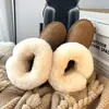 Encuentro de Primera Temporada Botas de Nieve de Suela Gruesa Forradas de Piel para Mujer 2026 Nuevos Zapatos de Algodón Gruesos de Media Caña para Invierno Noreste
