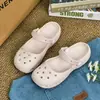 Novos Sapatos Vazados Femininos de Verão para Uso Externo Sapatos de Enfermeira para Sala de Operação Sapatos Mary Jane com Biqueira Fechada Sapatos Vazados de Praia
