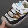 Zapatos de Bebé Huecos de Nuevo Estilo con Suela Ligera y Malla Transpirable, Zapatos Versátiles para Niños Talla 17-21, Modelo 5740