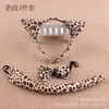 1 Día del Niño Diadema de Dibujos Animados Adorno para la Cabeza Animal Conjunto de Tres Piezas Orejas de Conejo Gato Tigre Collar Cola