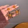 Pendientes de Flor con Estampado de Leopardo Estilo Europeo y Americano para Mujer, Pendientes de Diseño Retro de Nicho, Pendientes de Moda, Simples y Versátiles para el Día a Día