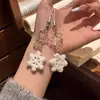 Campanilla de Viento de Nieve InvernalLinda Campanilla de Viento Ins Estilo Simple de Perlas Cadena para Teléfono Colgante para Mochila de Mujer Copo de Nieve