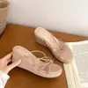Sandalias de cuña con lazo de estilo de hada y pedrería para mujer, suela de plataforma gruesa, que realzan la altura, versátiles, chanclas de punta abierta para exteriores