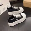 Mocassins Casuais de Solado Grosso com Design Xadrez Estilo Coreano Feminino 2026 Verão Novos Leves Aumentadores de Altura Modernos Versáteis Sapatos de Plataforma com Corte Profundo