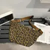Riñonera Cruzada Camuflada Nueva de Moda para Hombres y Mujeres, Bolso Cruzado de Gran Capacidad para Viajes al Aire Libre, Bolso de Hombro Deportivo para Jóvenes