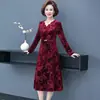 Vestido de Primavera Estilo Nuevo 2026 para Mujeres de Mediana Edad y Mayores, Vestido con Cuello en V Repujado, Elegante y Moderno Vestido Largo de Manga Larga para Mamás con Dobladillo Amplio