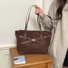 Estilo Transfronterizo Textura de Alta Calidad Gran Capacidad Bolso Tote para Viajar al Trabajo Nuevo Otoño para Mujer Bolso Retro de Hombro Único y de Mano Venta al por Mayor