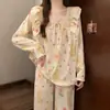 Nuevo conjunto de dos piezas de algodón nube con cuello cuadrado y encaje para primavera y otoño para niñas con lazo, adecuado para usar en exteriores, cómodo para estar en casa