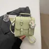 Mochila feminina transfronteiriça super popular de verão 2026 novo modelo, nicho de luxo leve de alta qualidade, mochila popular para o dia a dia este ano