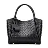 Bolsa Feminina de Couro Genuíno 2026 Novo Estilo Couro Bovino de Segunda Camada Bolsa Trançada Nicho Sensação de Alto Padrão Bolsa de Mão Tipo Balde Bolsa de Ombro Feminina