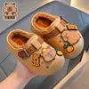 Chinelos de algodão infantis para outono e inverno, de capivara, para meninos e meninas, quentes, com forro de pelúcia, impermeáveis, para crianças maiores, com calcanhar fechado