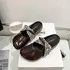 2026 Nuevas Personas Perezosas Slip-on Exteriores Interiores Aumentadoras de Altura Mary Jane de una Sola Pieza Pantuflas Slip-on de Punta Cerrada Medias Pantuflas Francesas para Mujer de Dedos Divididos