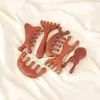 Peine Monstruo de Sándalo Rojo Peine Multifuncional para Masaje del Cuero Cabelludo Pequeño Portátil Terapia Casera Gua Sha Peine para el Cuero Cabelludo