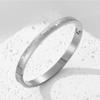 Nova pulseira transfronteiriça de aço titânio criativa simples corrosão estrela de cinco pontas padrão grade fivela pulseira para amantes ornamentos de aço inoxidável
