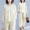 Conjunto de Algodón Nube para Primavera y Otoño, Moda de Ropa de Casa de Manga Larga y Pantalón Largo para Madres Jóvenes y de Mediana Edad, Adecuado para Usar al Aire Libre