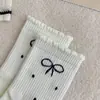 Calcetines de Algodón para Mujer, Novedad Otoño e Invierno, Lunares, Tendencia, Lindos, con Lazo de Encaje, a Media Pantorrilla, Versátiles Coreanos, tipo Slouch