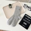 Medias blancas estilo ballet estilo japonés de doble aguja para otoño e invierno, absorbentes del sudor, con lazo bordado y apiladas.