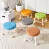 Taburete con Ruedas, Taburete Bajo para Niños Aprendiendo a Caminar, Silla Giratoria, Taburete Pequeño Móvil, Taburete con Ruedas Universales, Taburete para Cambiar Zapatos
