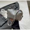 Nova Bolsa de Ombro Minimalista e Elegante da Moda com Design Único Bolsa Tecida para Mulheres Moda Compras Deslocamento Bolsa Transversal