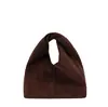 Bolsa única plissada em formato de nuvem para mulheres, nova coleção outono/inverno 2026, bolsa de camurça casual tipo balde, pequena sacola para o dia a dia