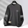 Camiseta masculina de manga comprida para outono e inverno, marca da moda, corte solto, espessa, camiseta básica casual, moletom estampado de gola redonda para jovens estudantes