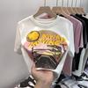 Camiseta de manga curta retrô estilo americano com estampa de ombro estampada slim fit feminina chique verão 2024 nova camiseta curta sweet spice girl
