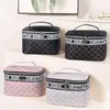 Nova Bolsa de Cosméticos Portátil Coreana Dividida Bolsa de Armazenamento Feminina Grande Capacidade Portátil de Viagem Bolsa de Cosméticos de Alto Padrão Venda por Atacado