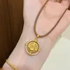 Diseño Moderno con Acabado de Alta Gama, Collar con Colgante de Buda Giratorio, Gargantilla de Pedrería de Lujo Ligero, Mismo Estilo que en Xiaohongshu