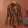 Jaqueta de couro feminina com gola reversa, novo estilo outono 2026, tamanho petite, jaqueta trench coat de camurça vintage acinturada, moderna