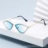 Nuevas Gafas de Sol Metálicas de Diamante con Montura Ojo de Gato, de Marco Pequeño Europeo y Americano, con Borde Afilado, Gafas de Moda para Mujer para Fotografía Callejera, Gafas Transfronterizas