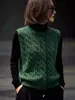 Colete verde redondo estilo retrô francês, novo design de nicho coreano para o inverno de 2026 com padrão trançado, suéter de tricô versátil