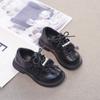 Sapatos Pequenos de Couro para Meninas Doces da Primavera de 2025 Sapatos de Camada Única Cano Baixo Cinto de Renda Pérola Liso Sapatos All-match para Mulheres e Meninas
